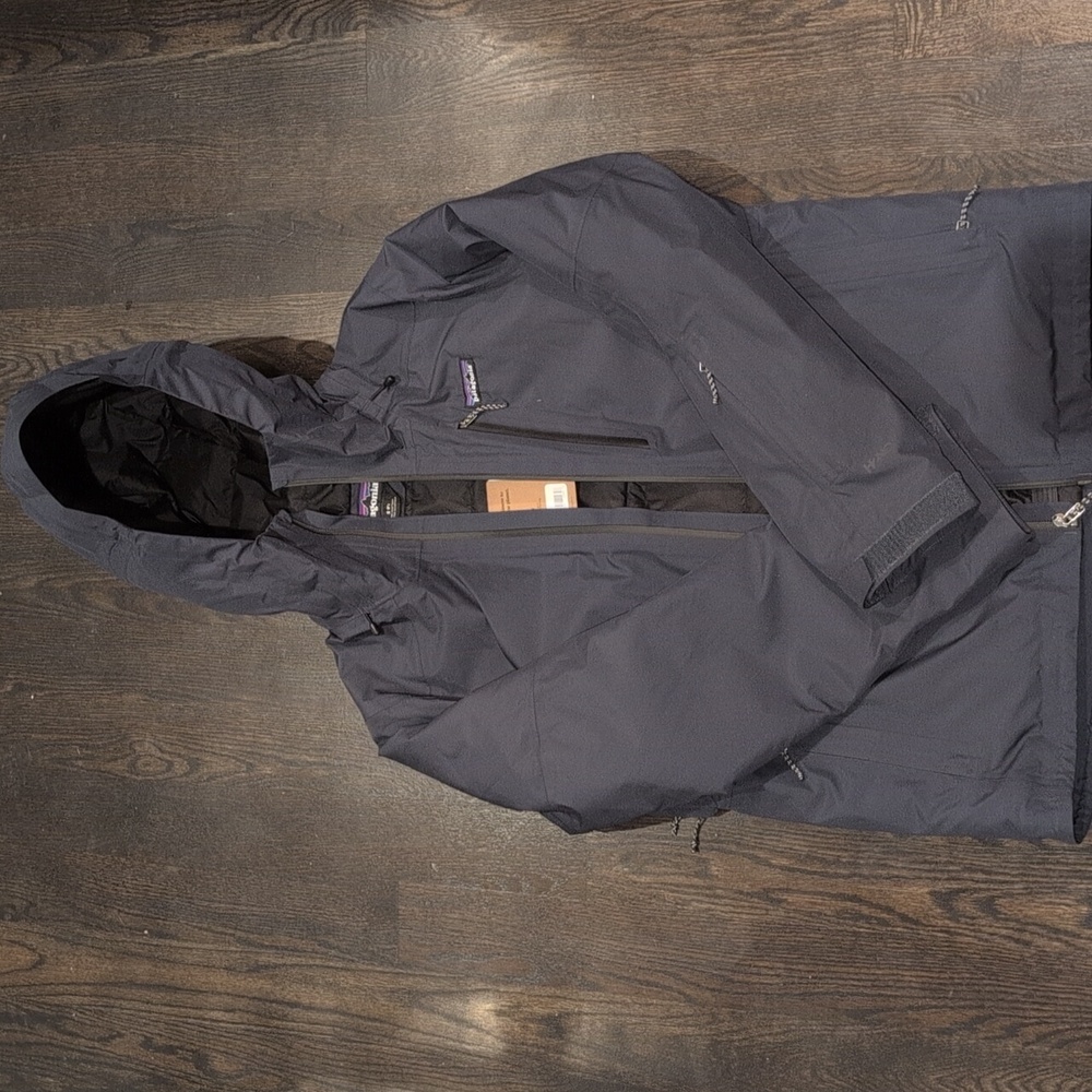 Patagonia Men's Small Dark Blue Insulated Powder Down Jacket